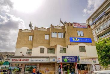 Fabhotel Silver Palace
