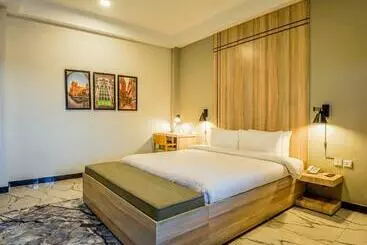 Hotel Roomy Crossroads, Peshawar