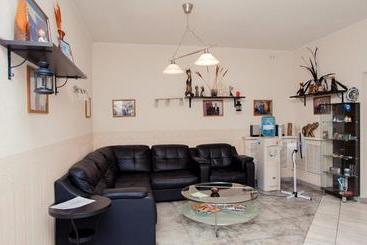 בית מלון כפרי Style