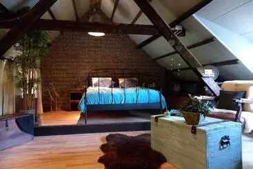B&b Wood, Food & More