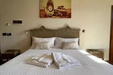 Bed and Breakfast Al Laghetto La Morra