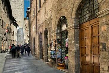 膳宿费 Affittacamere Chiti Melania