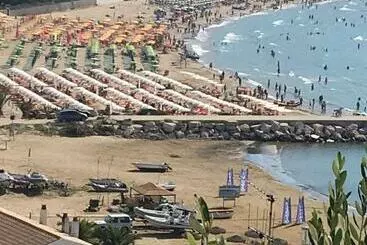 Pensione Camera Da Loredana Via Marina Centro Storico