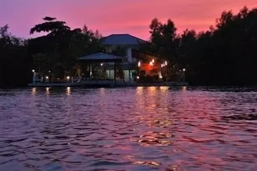 Отель The Legend Maeklong