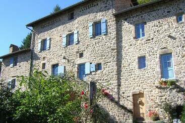 민박 Mas Casta Néa