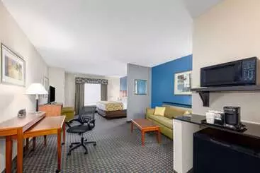 בית מלון כפרי Baymont By Wyndham Pratt