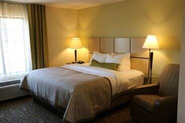 هتل Candlewood Suites Bloomington, An Ihg