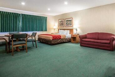호텔 Econo Lodge Wausau   Rothschild