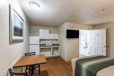 هتل Hometowne Studios By Red Roof Gainesville, Ga