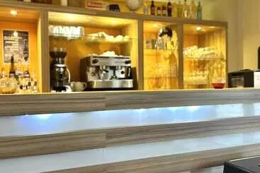 هتل Kyriad La Rochelle Centre  Les Minimes