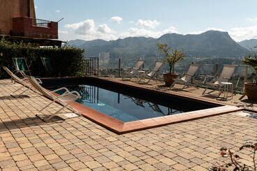 تختخواب و صبحانه Casa Rossa