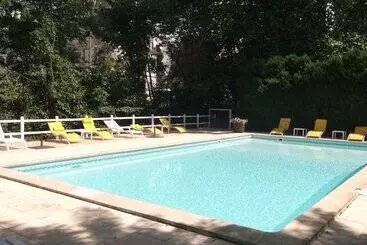 فندق Château De Nieuil