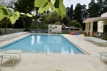 קוטג'' Agriturismo Masseria Del Bosco Makyva