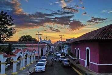 هتل Central Lodge