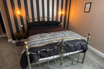 Bed and Breakfast East Llanteg Guest House