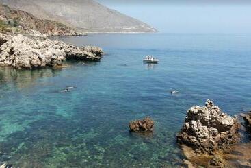 هتل Araja Villa&suite By Geocharme