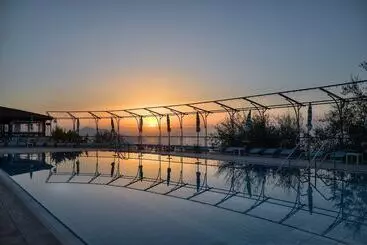هتل آپارتمان Blue Wave Experience Resort