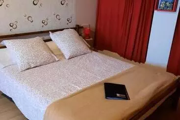 Majatalo La Maison Genevier   Chambre Doréline