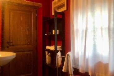 تختخواب و صبحانه Le Macine Del Perino