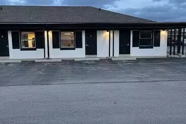 Hotelli Red Lotus Inn