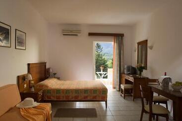 호텔 Vardis Olive Garden