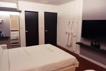Victoria Motel