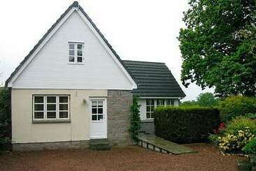 تختخواب و صبحانه Westacre Lodge Self Catering Chalet