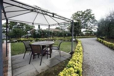 بيت ريفى Agriturismo Sanguineto