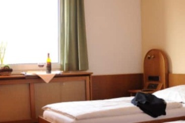 בית מלון כפרי Shawi Erzhausen