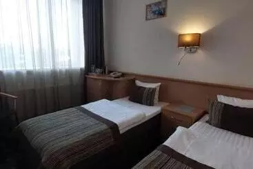 Sky High Hotel Airport 200 Meters From The Terminal