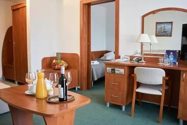 ホテル Wellness Medical Spa Unitral