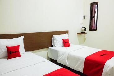 Otel Reddoorz Syariah Near Exit Tol Pemalang Comal 2