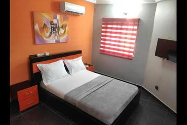 پانسیون Room In Guest Room Royal Blue Guest House Bar