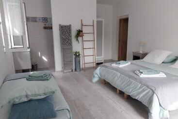 مبيت وإفطار Maison D Hôtes & Spa La Chêneraie Provence Ventoux