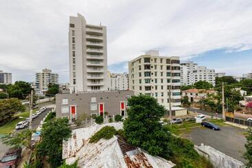 پانسیون Avila Suites