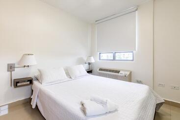 پانسیون Avila Suites