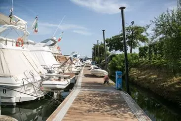 بانگلو Camping River