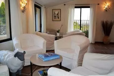 ホテル Hôtel Le Colombier