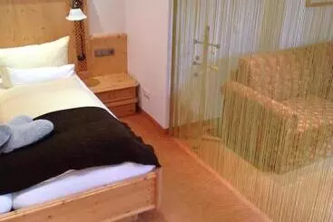 پانسیون Tourist Hotel Boehm