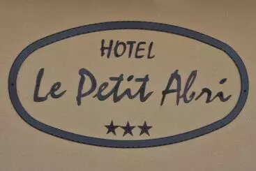 ホテル Le Petit Abri
