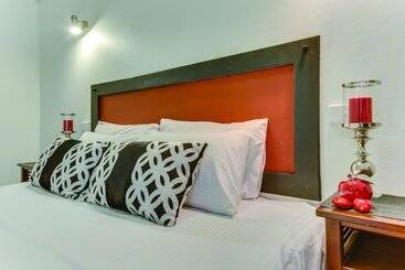 Rockhampton Riverside Central Hotel Official