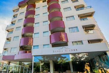 هتل آپارتمان Serra Madre