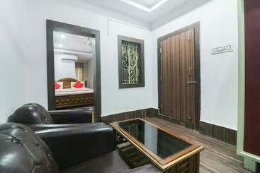 Hotel Flagship 18658 Royal Green