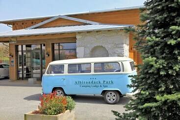 בקתות Albirondack Park Camping Lodge And Spa