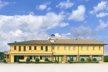 בית מלון כפרי Albergo Ristorante Campanile Azzurro