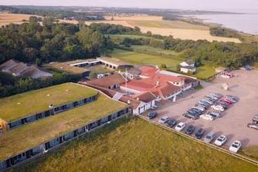 فندق L Och Restaurang Hovs Hallar