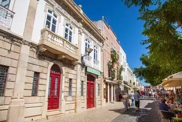 Majatalo Muralha House