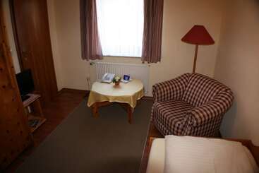 فندق Garni Zur Post