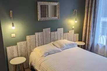 Отель Hôtel De L'ours