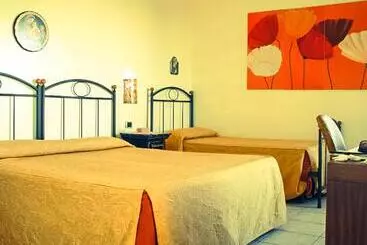 Hotel Il Faro Della Guitgia Tommasino